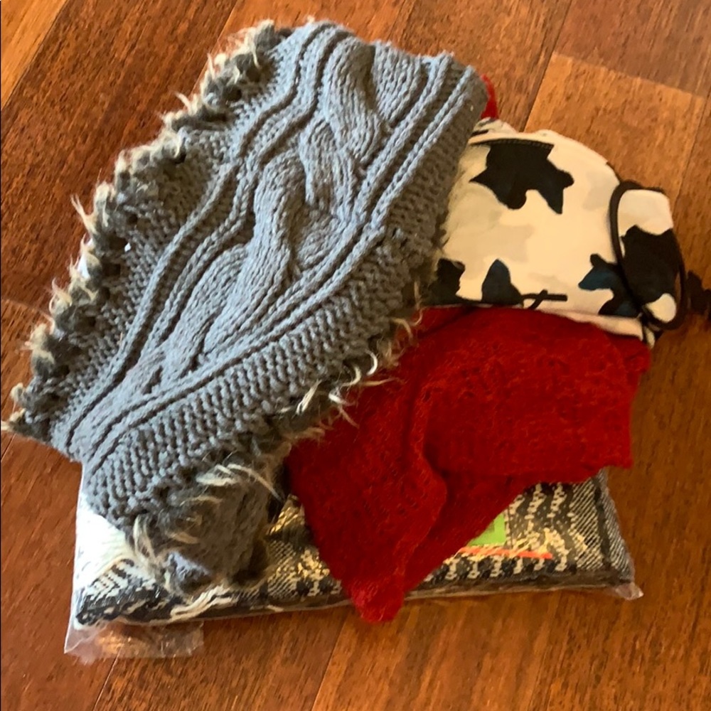 BananaRepub.DSW.Grace&Lace.PaulaBianco scarf lot